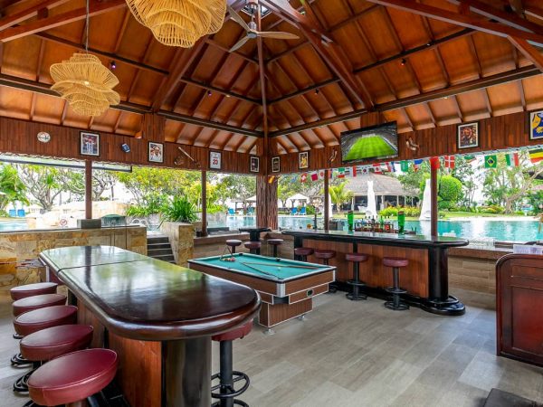 Kul Kul Pool Bar - Discovery Kartika Plaza Hotel